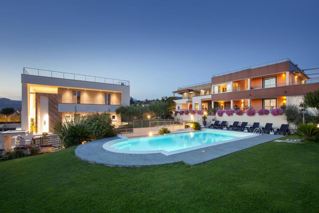Villa Aurora-Holiday Home Apt 2 Bardolino Eksteriør bilde