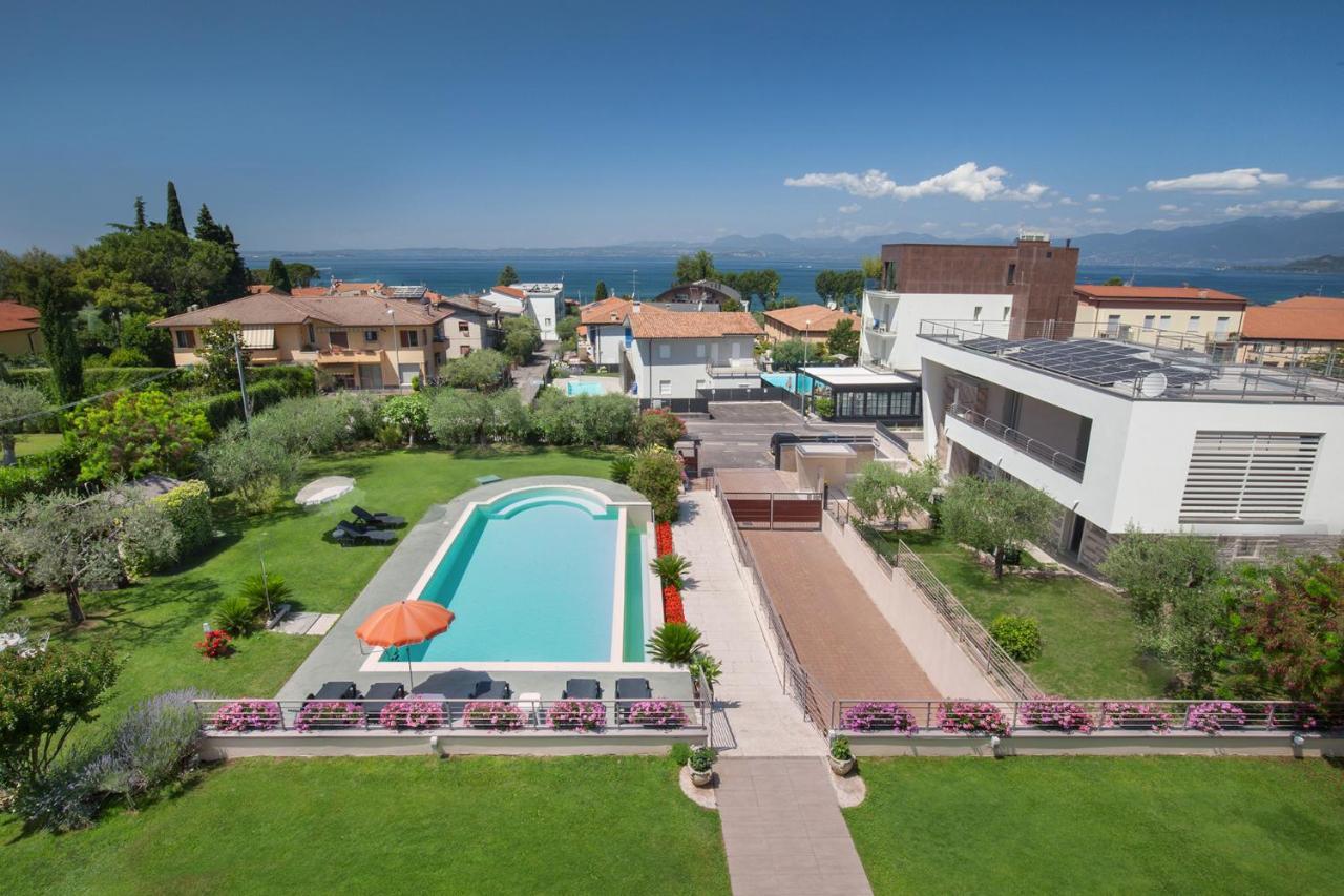 Villa Aurora-Holiday Home Apt 2 Bardolino Eksteriør bilde