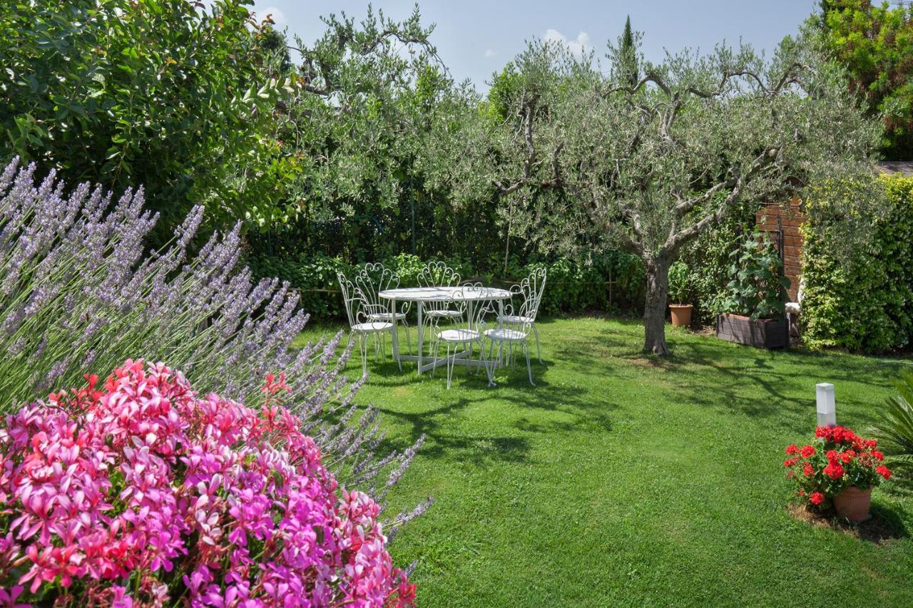 Villa Aurora-Holiday Home Apt 2 Bardolino Eksteriør bilde