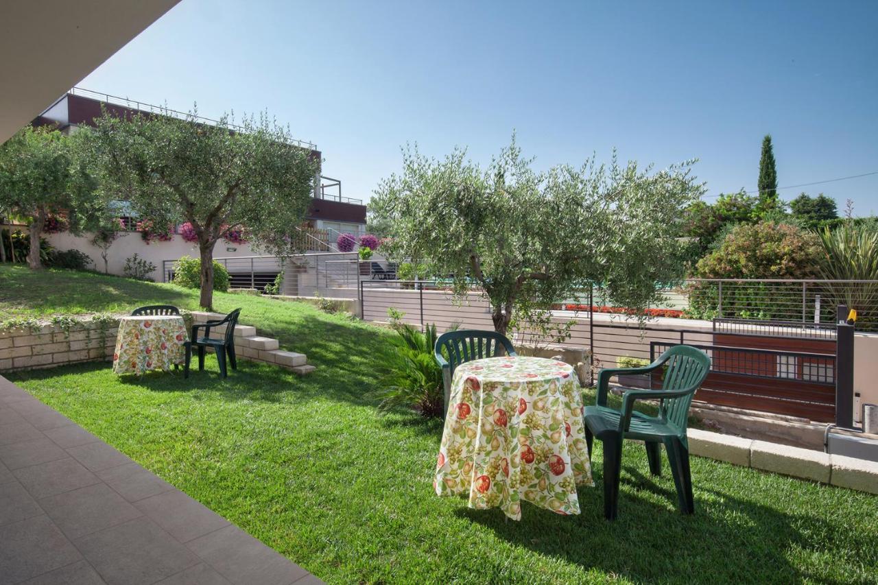 Villa Aurora-Holiday Home Apt 2 Bardolino Eksteriør bilde