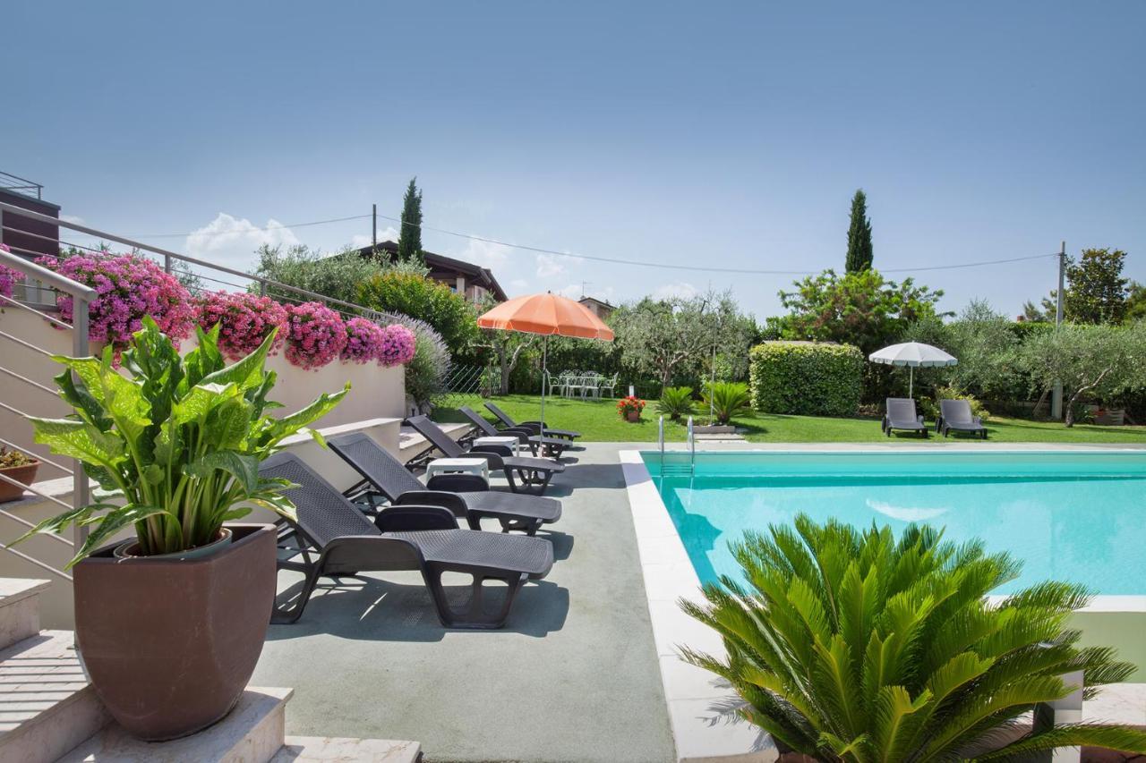 Villa Aurora-Holiday Home Apt 2 Bardolino Eksteriør bilde