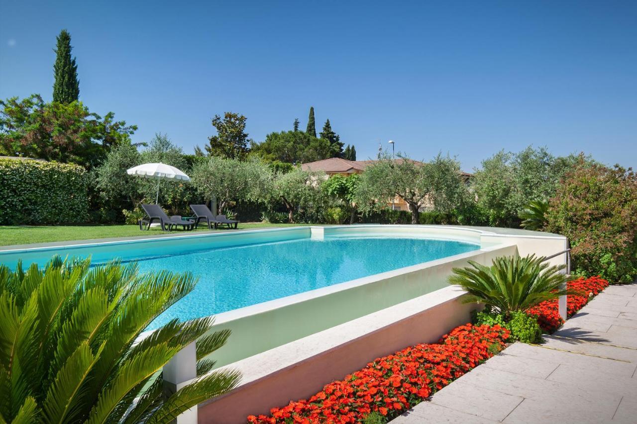 Villa Aurora-Holiday Home Apt 2 Bardolino Eksteriør bilde